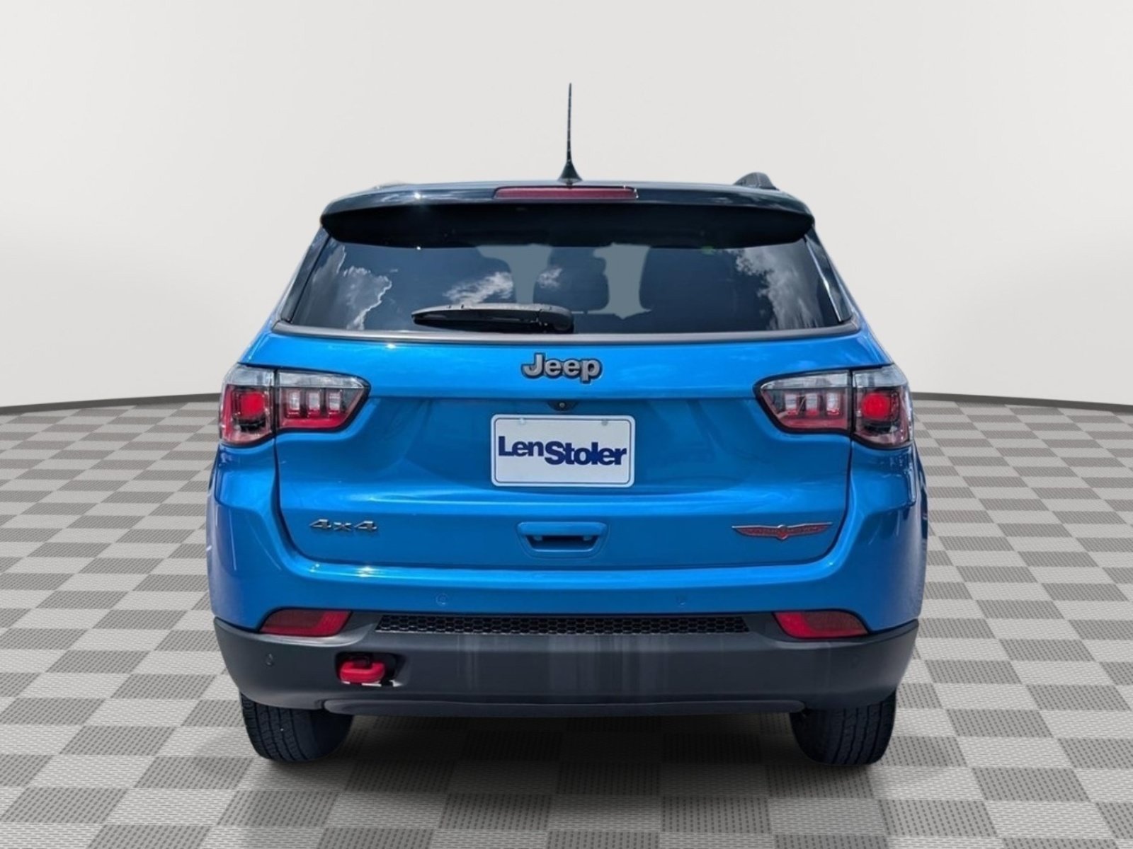 Used 2022 Jeep Compass Trailhawk w/ Trailhawk Convenience Group AWD/4WD image 4
