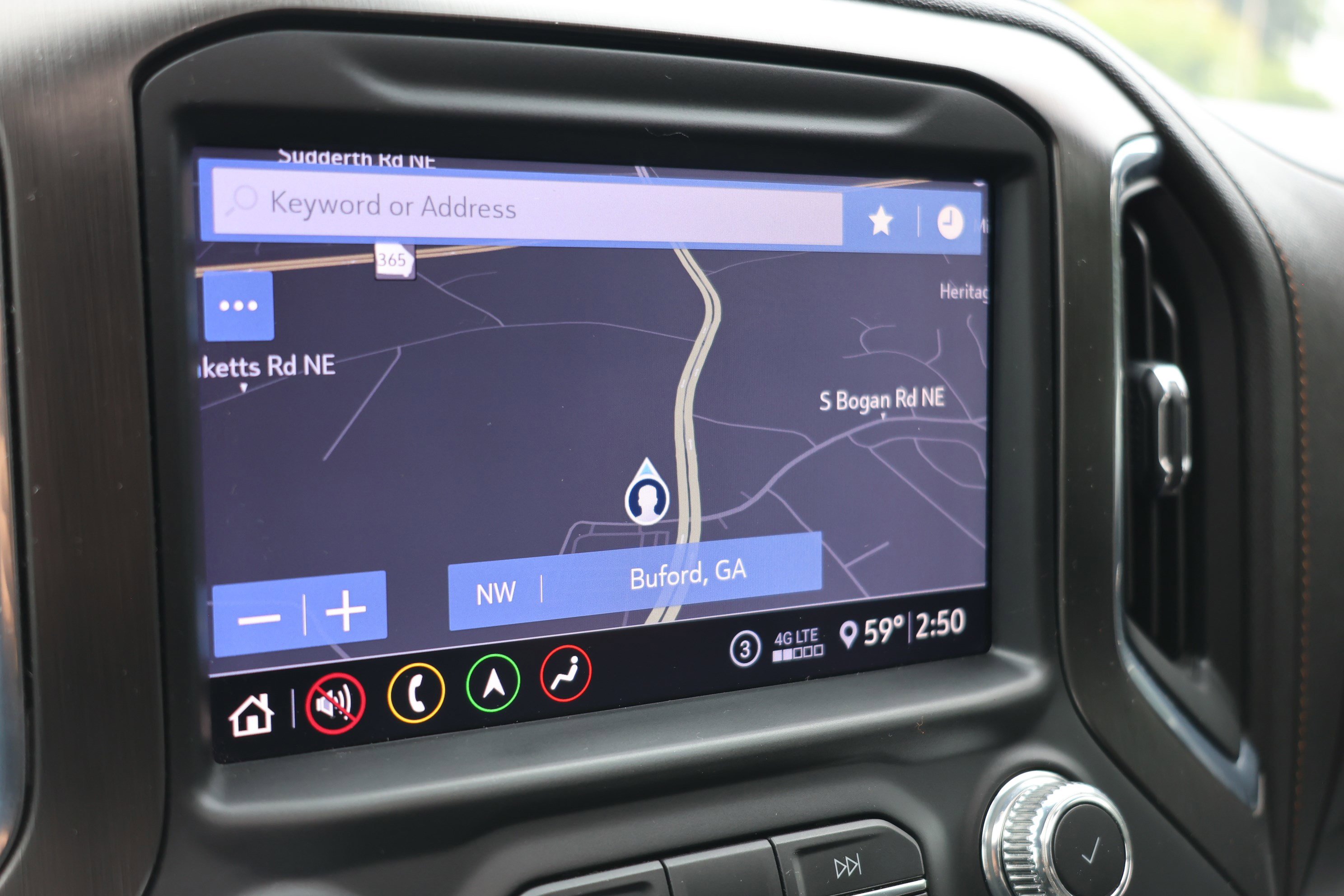 Used 2020 GMC Sierra 2500 AT4 w/ AT4 Premium Package AWD/4WD image 12
