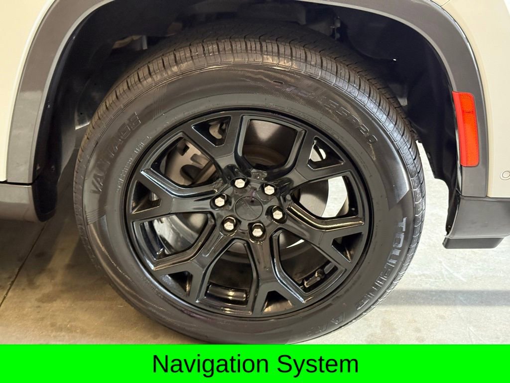 Used 2022 Jeep Wagoneer Series I w/ Premium Group I image 2