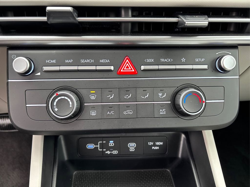 Certified 2025 Hyundai Tucson SE image 31