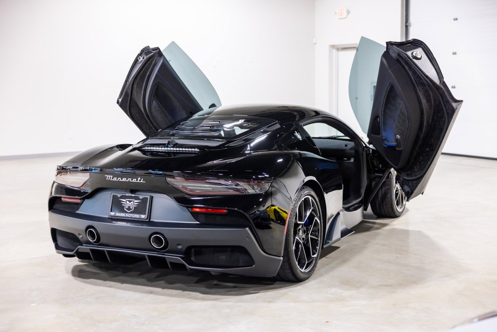 Used 2022 Maserati MC20 Coupe RWD image 9