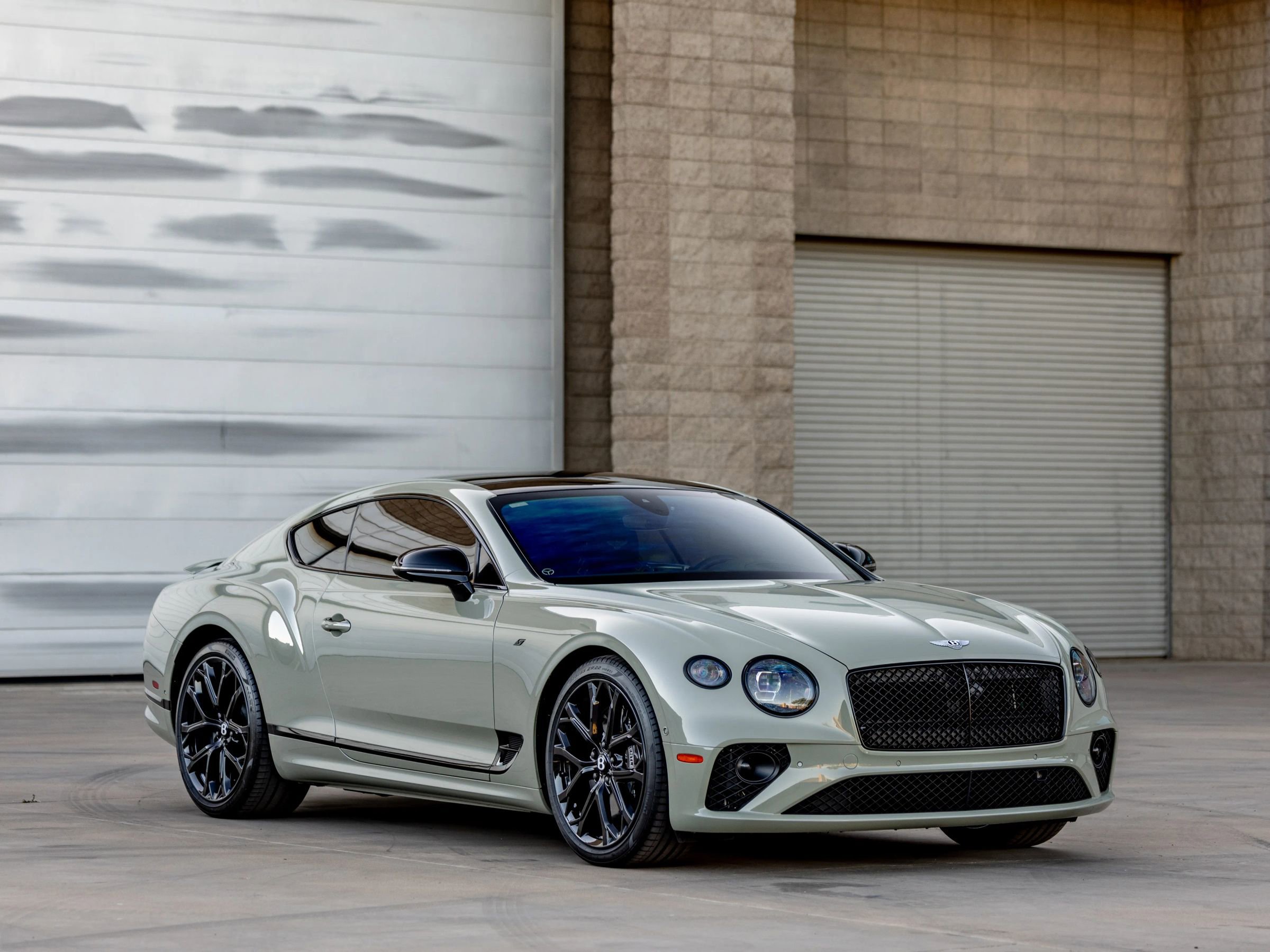 Used 2023 Bentley Continental GT Mulliner AWD/4WD image 2