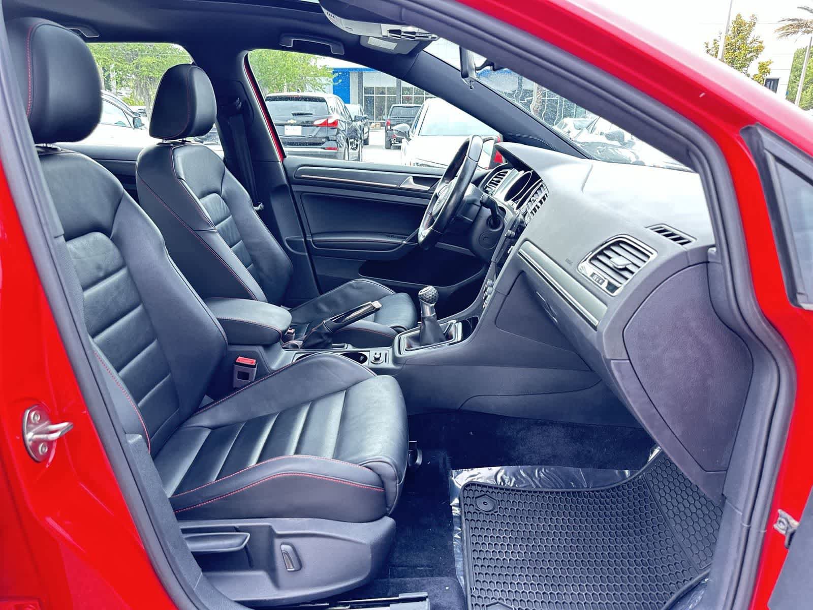 Used 2018 Volkswagen GTI SE w/ SE Leather Package FWD image 15