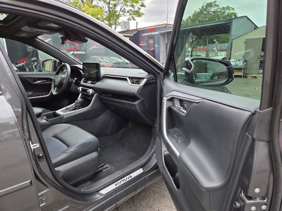 Used 2023 Toyota RAV4 XSE w/ XSE Grade Weather Package AWD/4WD image 8