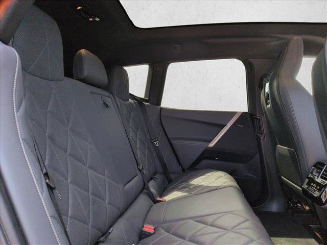 Used 2023 BMW iX xDrive50 w/ Sport Package AWD/4WD image 20