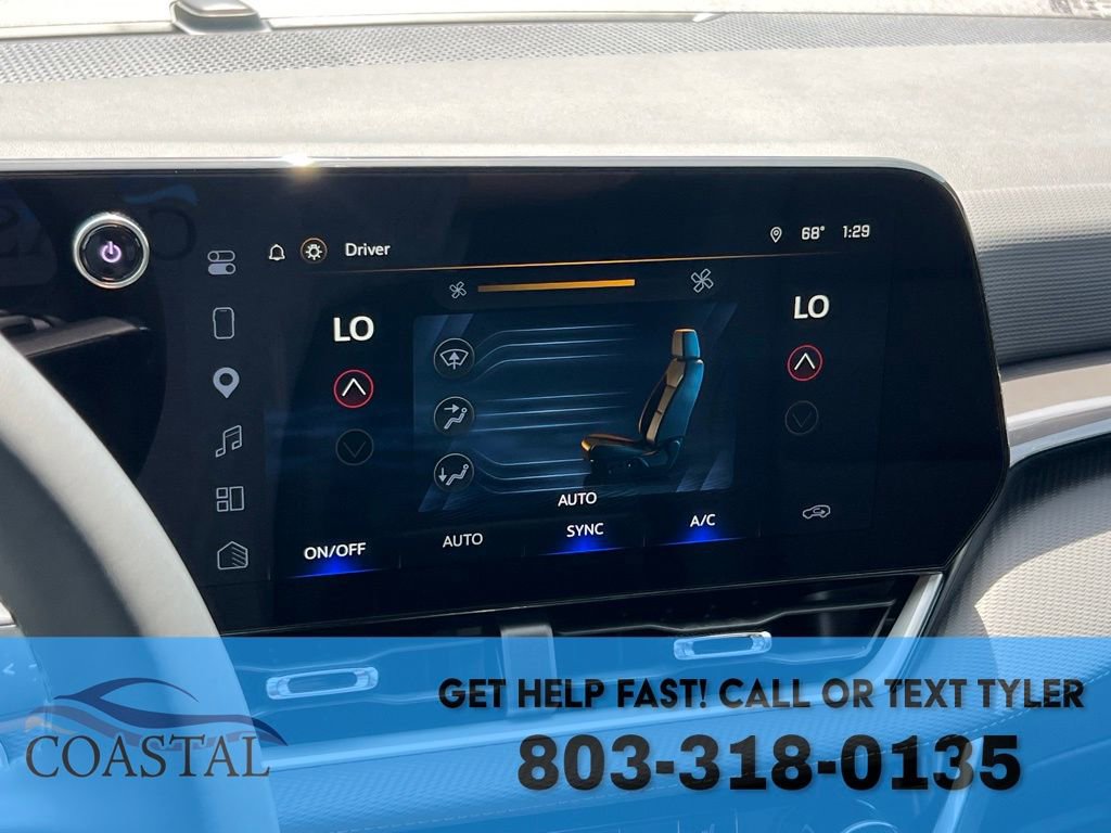 Used 2025 Chevrolet Equinox LT w/ Convenience Package II image 40