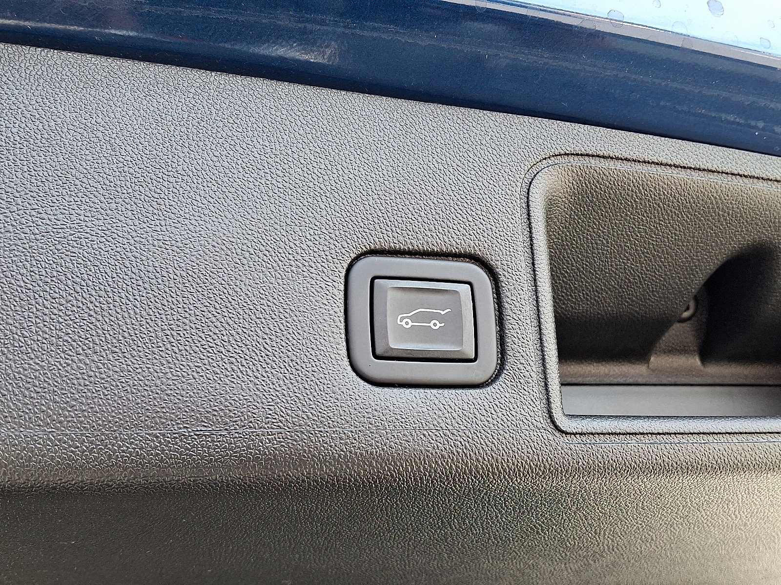 Used 2022 GMC Terrain SLT w/ Tech Package image 32