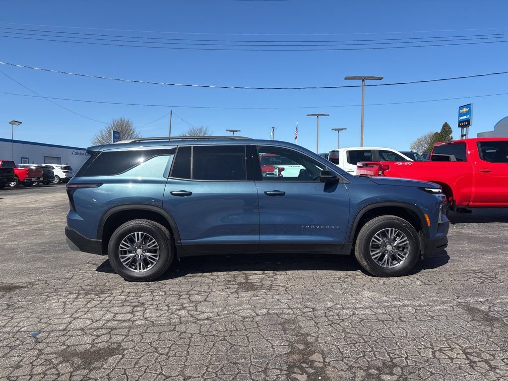 New 2026 Chevrolet Traverse LT w/ Driver Confidence Package image 3