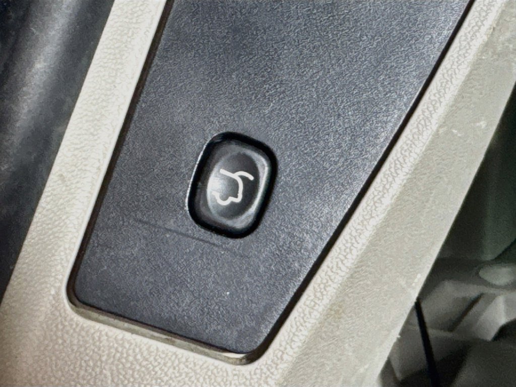 Used 2017 Dodge Grand Caravan SXT FWD image 30