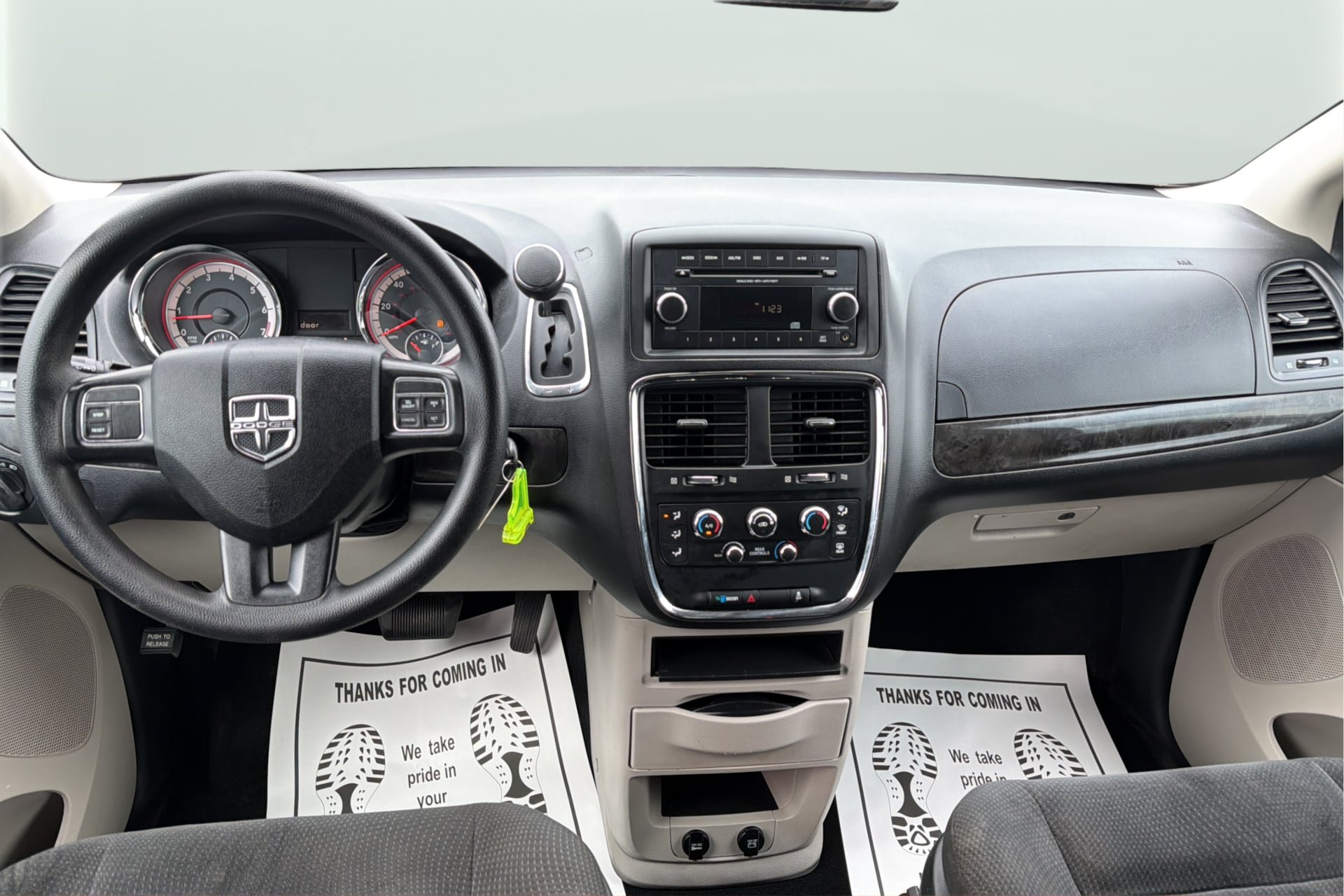 Used 2017 Dodge Grand Caravan SE FWD image 30