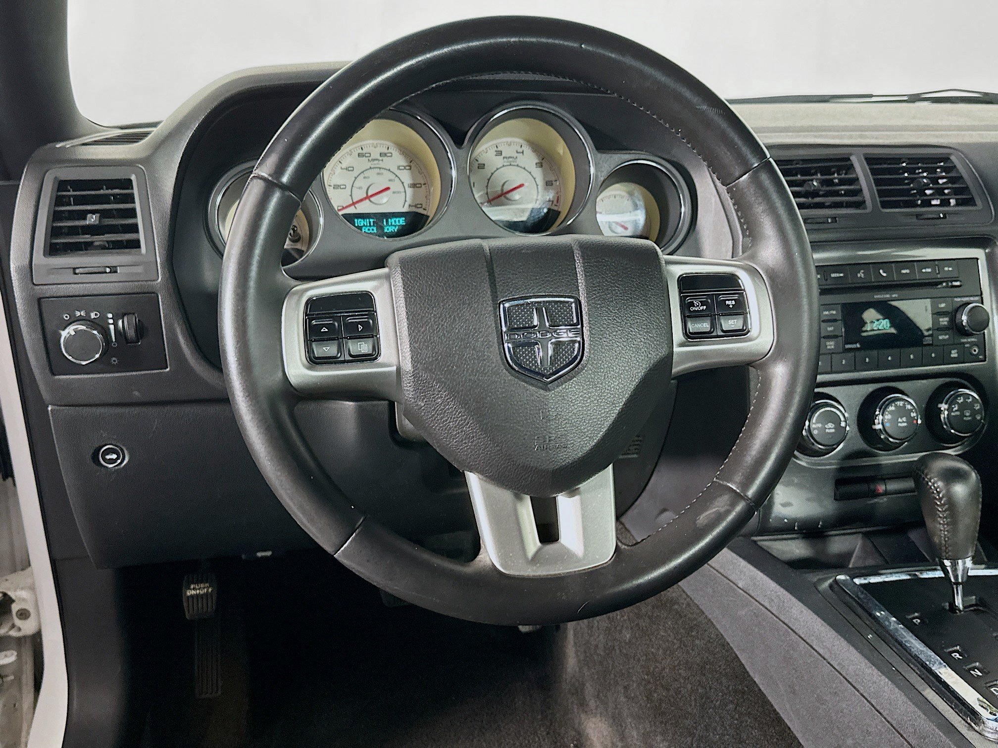 Used 2011 Dodge Challenger RWD image 17
