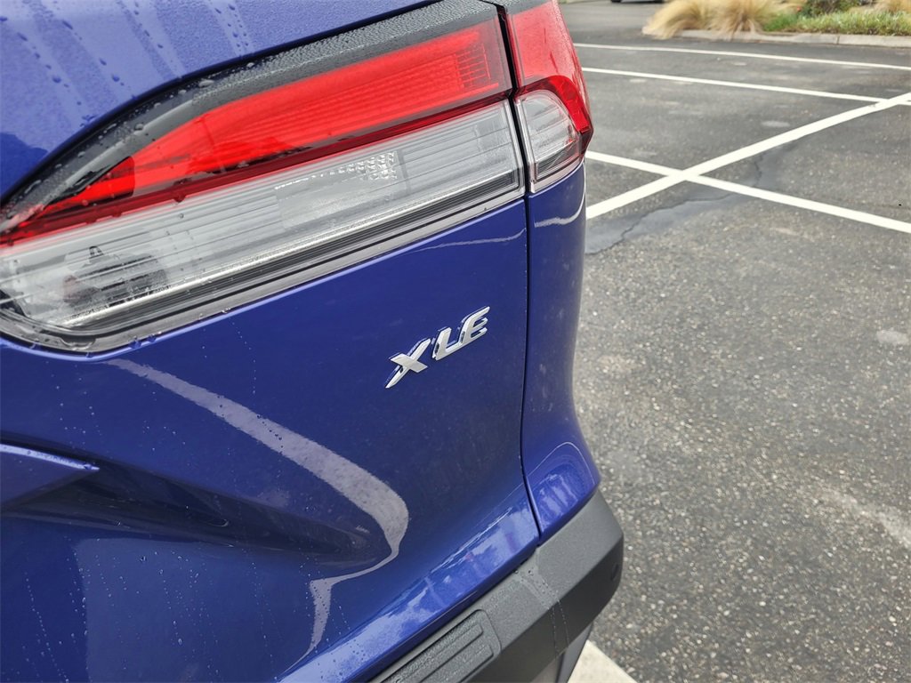 Certified 2025 Toyota Corolla Cross XLE image 7