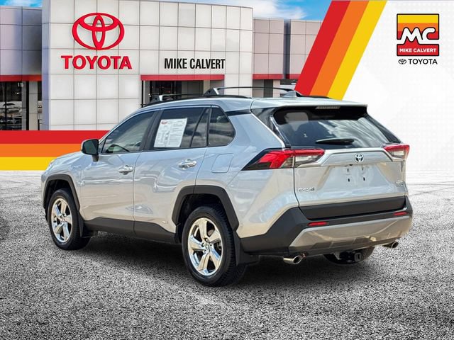 Used 2020 Toyota RAV4 Limited AWD/4WD image 3