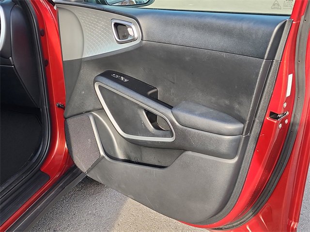Used 2024 Kia Soul LX w/ Option Group 015 image 16