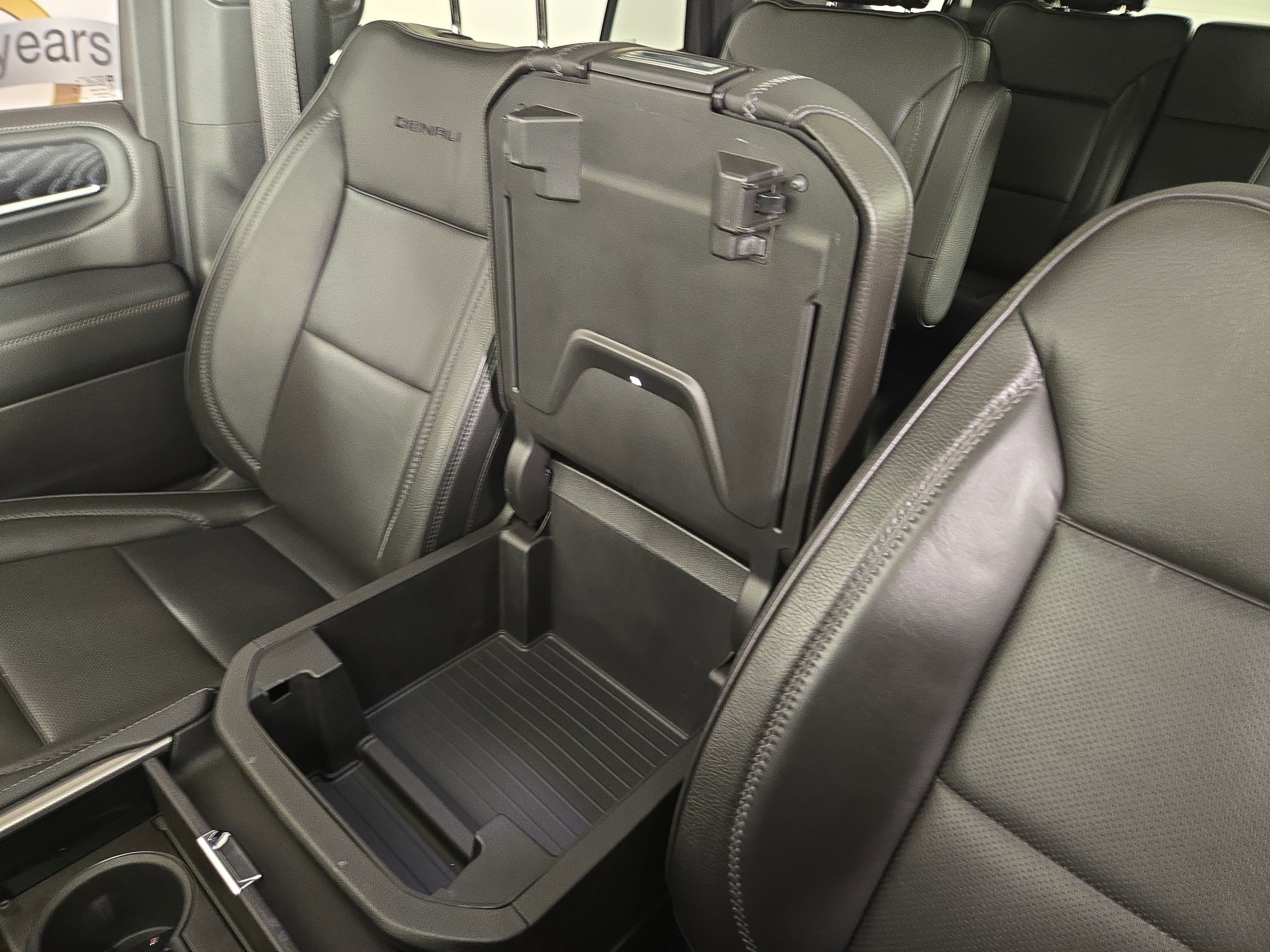 Used 2024 GMC Yukon Denali image 29