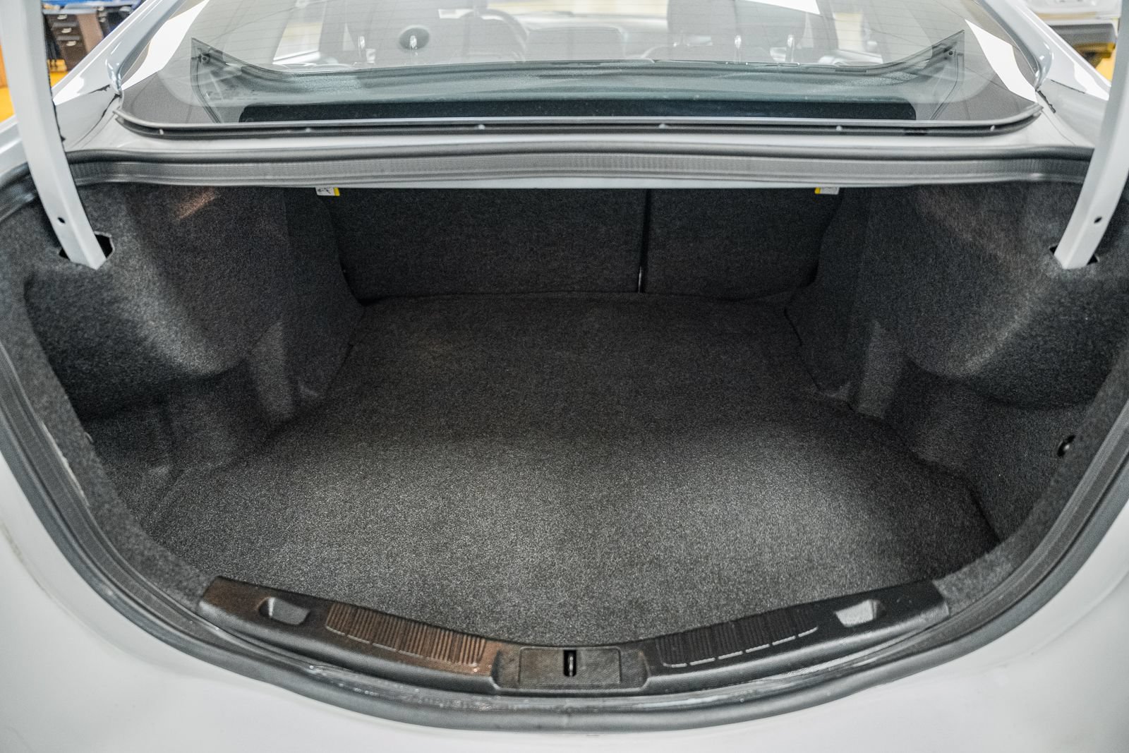 Used 2017 Ford Fusion SE FWD image 11