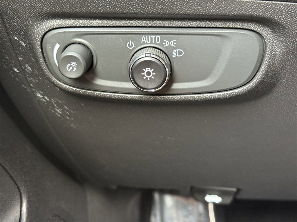 Used 2024 Chevrolet Equinox LT image 25