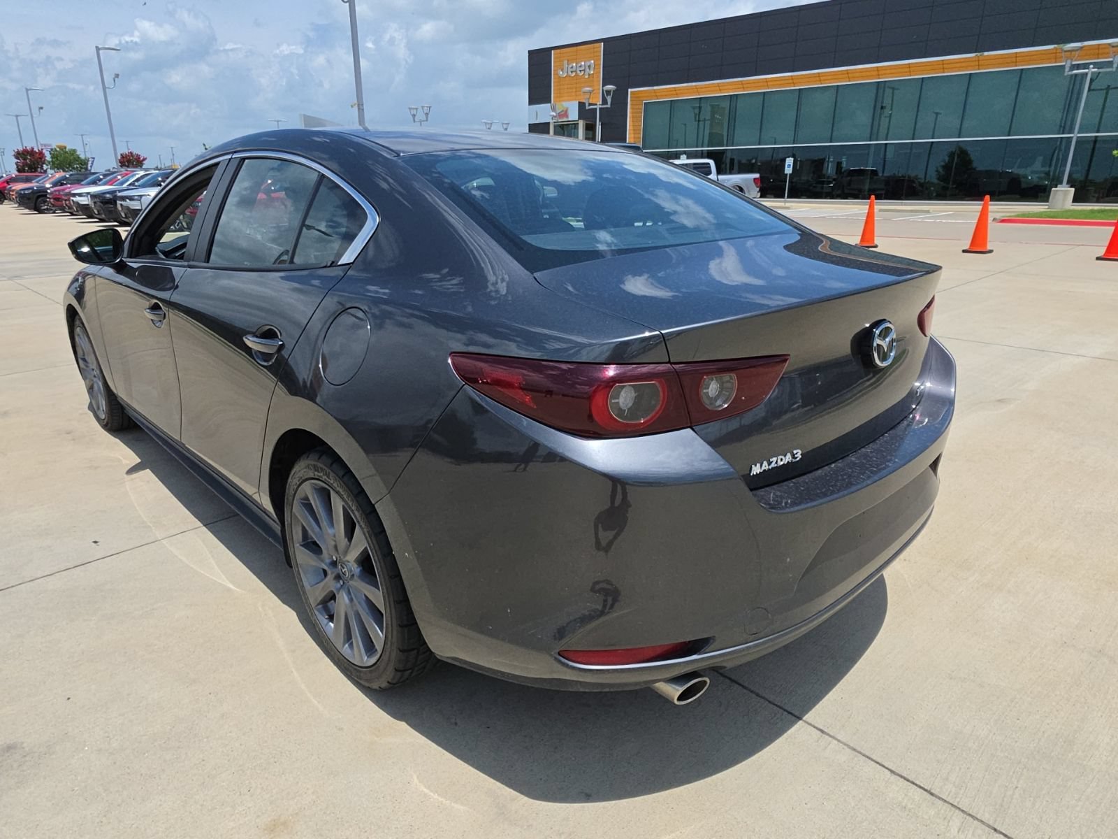 Used 2025 MAZDA MAZDA3 s FWD video 3