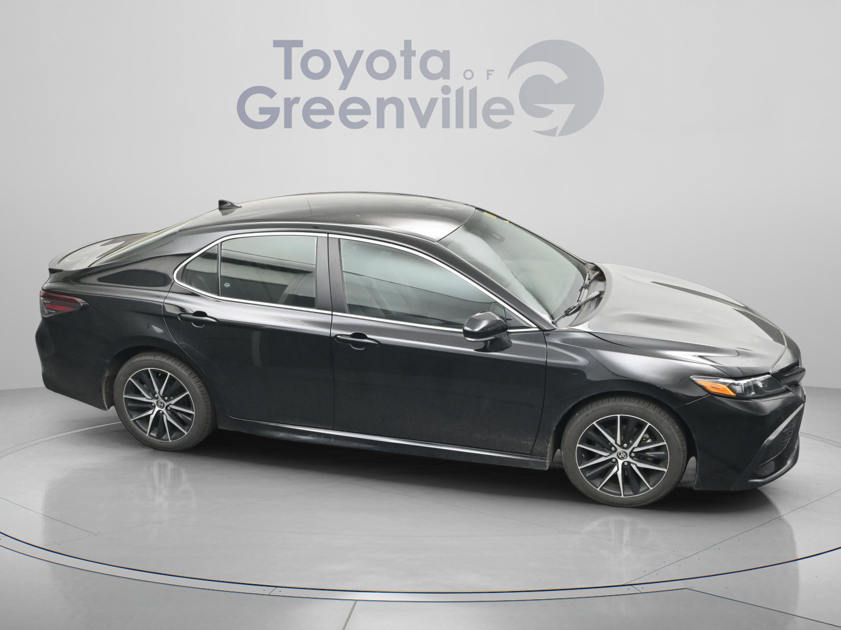 Used 2024 Toyota Camry SE FWD image 18