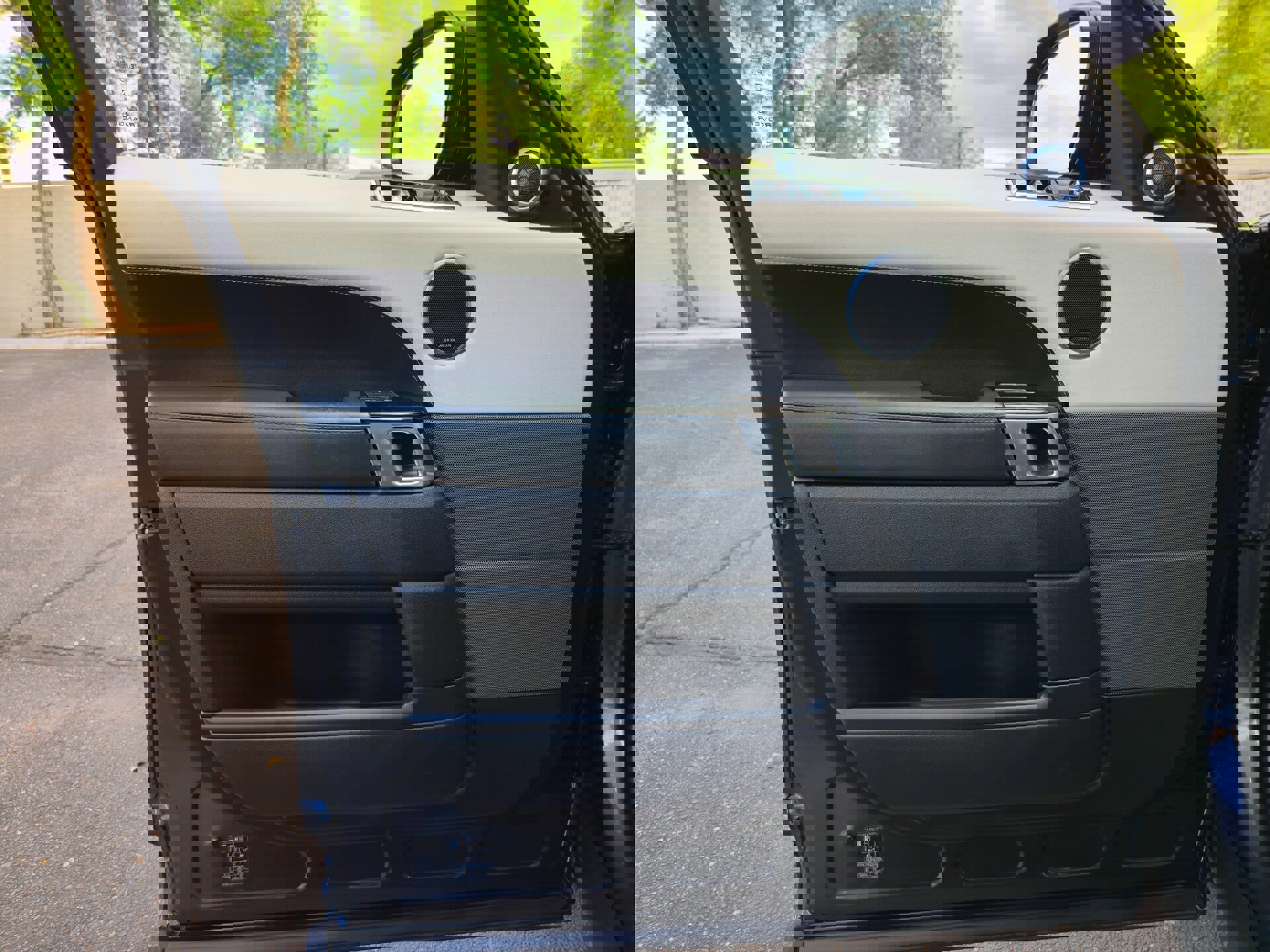 Used 2019 Land Rover Range Rover Sport HSE Dynamic image 12