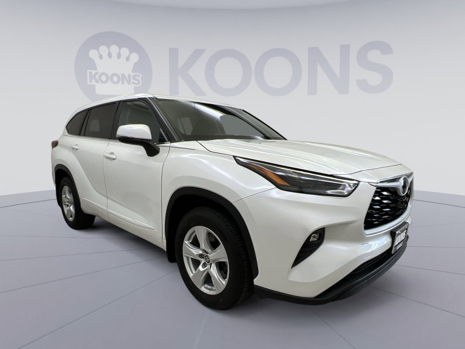 Used 2023 Toyota Highlander LE image 8