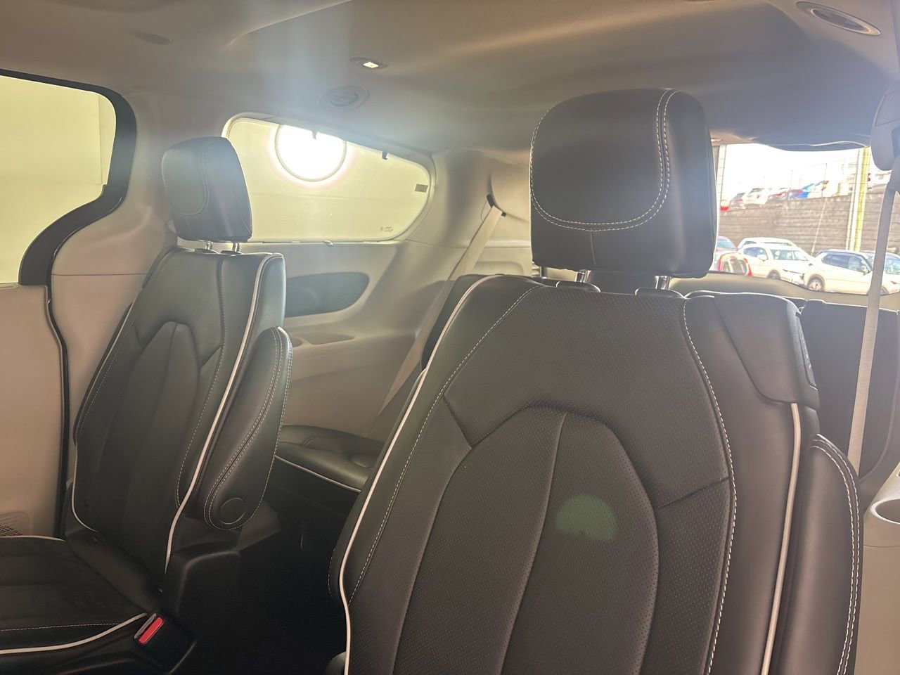 Used 2023 Chrysler Pacifica Limited image 25