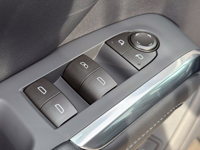 New 2027 Chevrolet Traverse LT w/ Midnight/Sport Edition AWD/4WD image 8