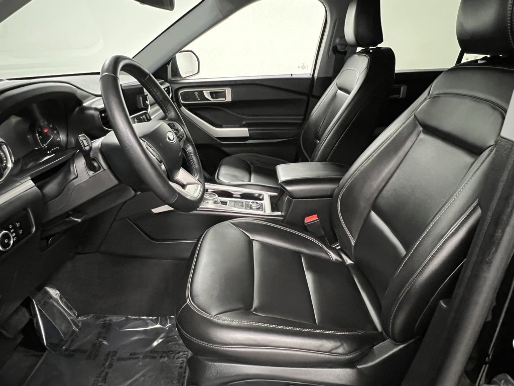 Used 2024 Ford Explorer XLT w/ Equipment Group 202A image 24