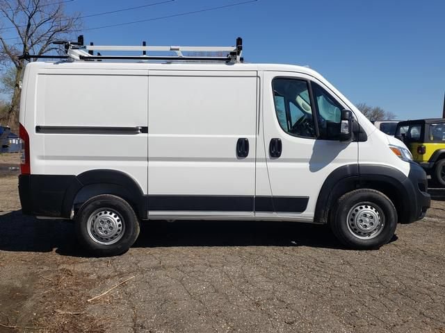 Used 2025 RAM ProMaster 1500 w/ Premium Convenience Group FWD image 2