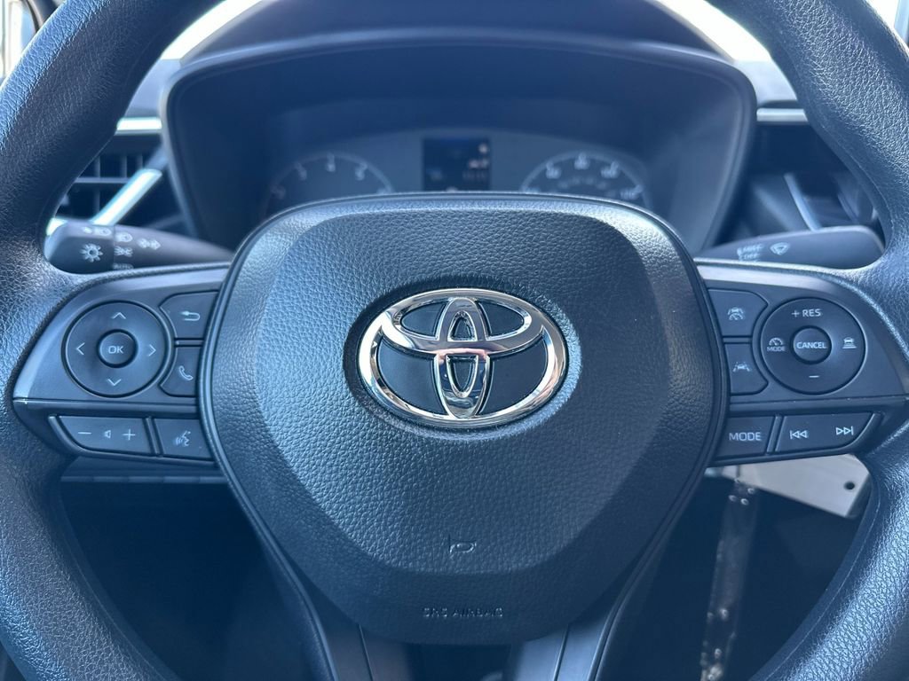Used 2025 Toyota Corolla LE image 23
