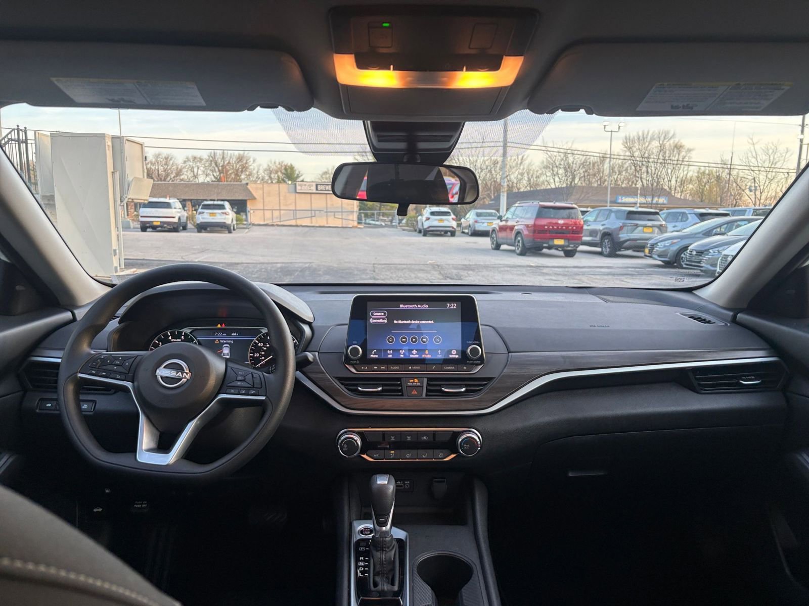 Used 2025 Nissan Altima 2.5 SV image 32