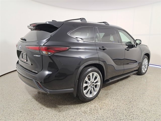 Used 2024 Toyota Highlander Limited image 5