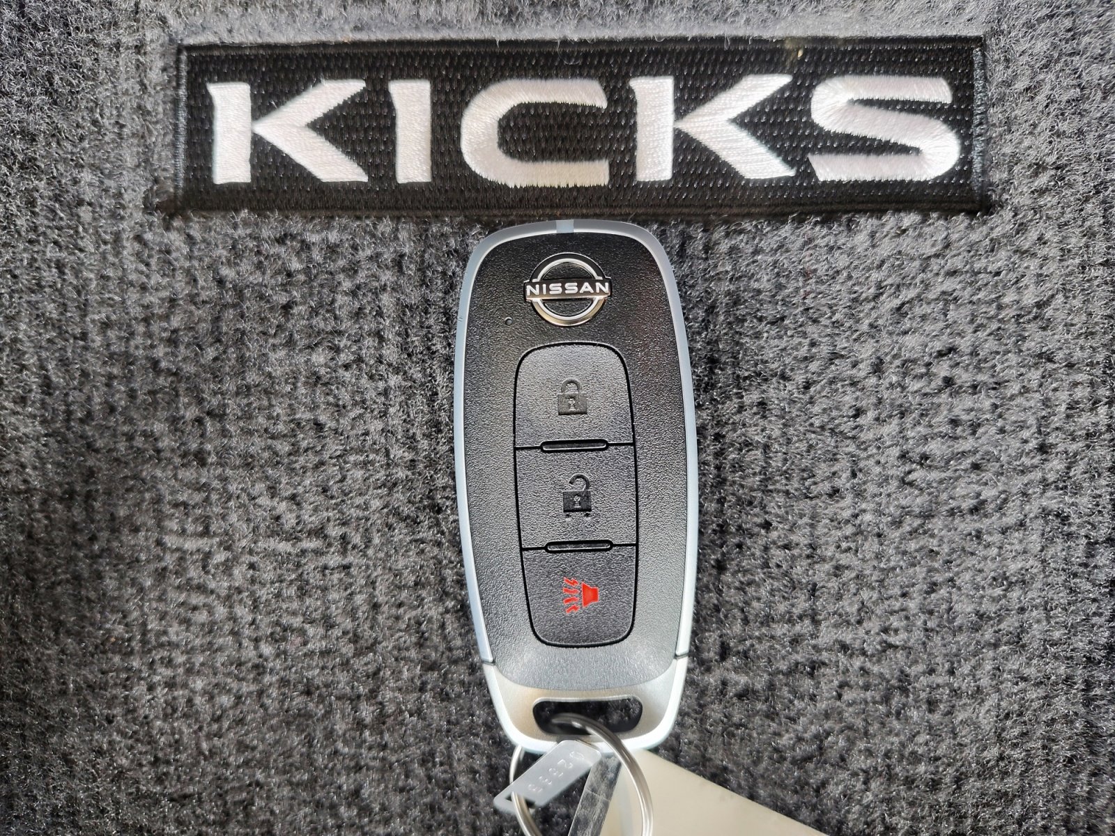 Certified 2025 Nissan Kicks Play S FWD image 30