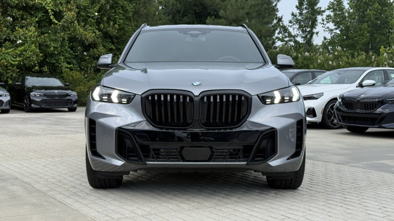 Used 2026 BMW X5 xDrive40i w/ M Sport Package AWD/4WD image 9