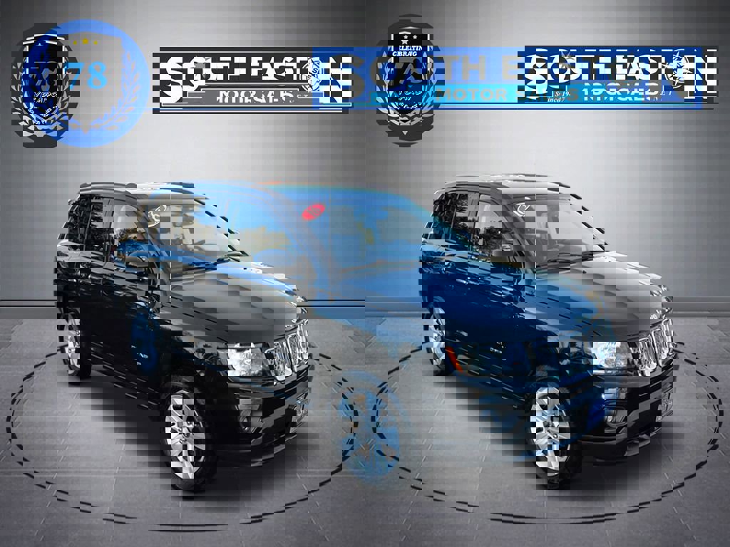 Used 2016 Jeep Compass Latitude image 2