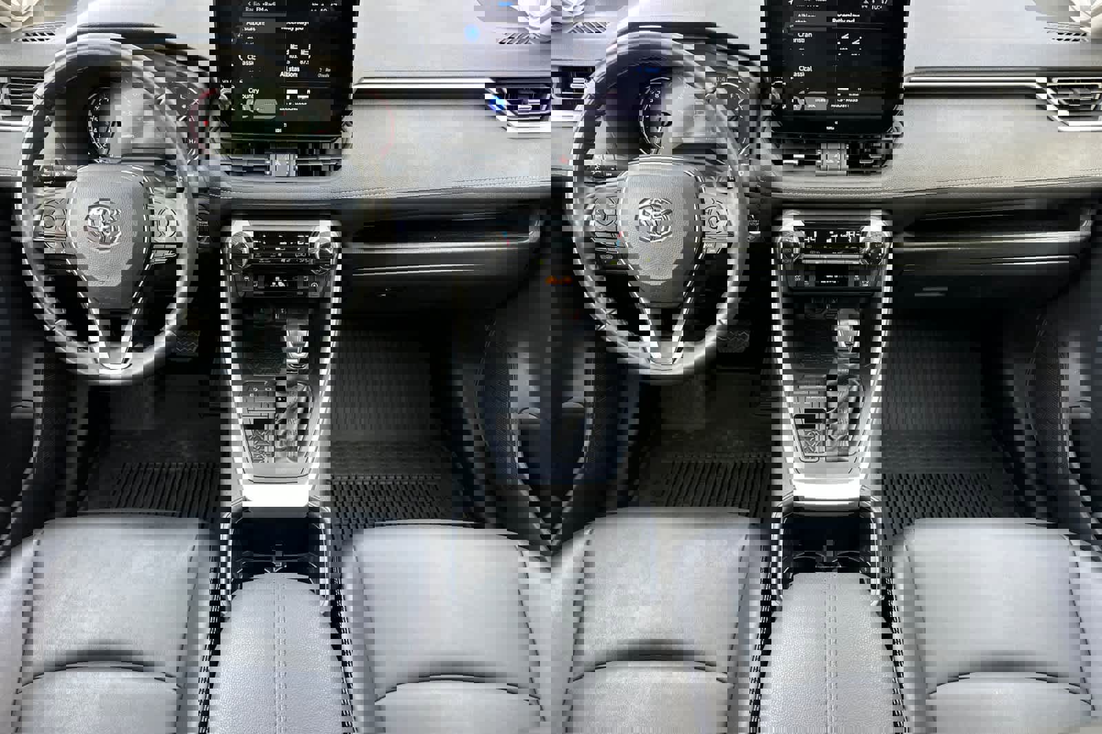 Used 2023 Toyota RAV4 XLE Premium image 3