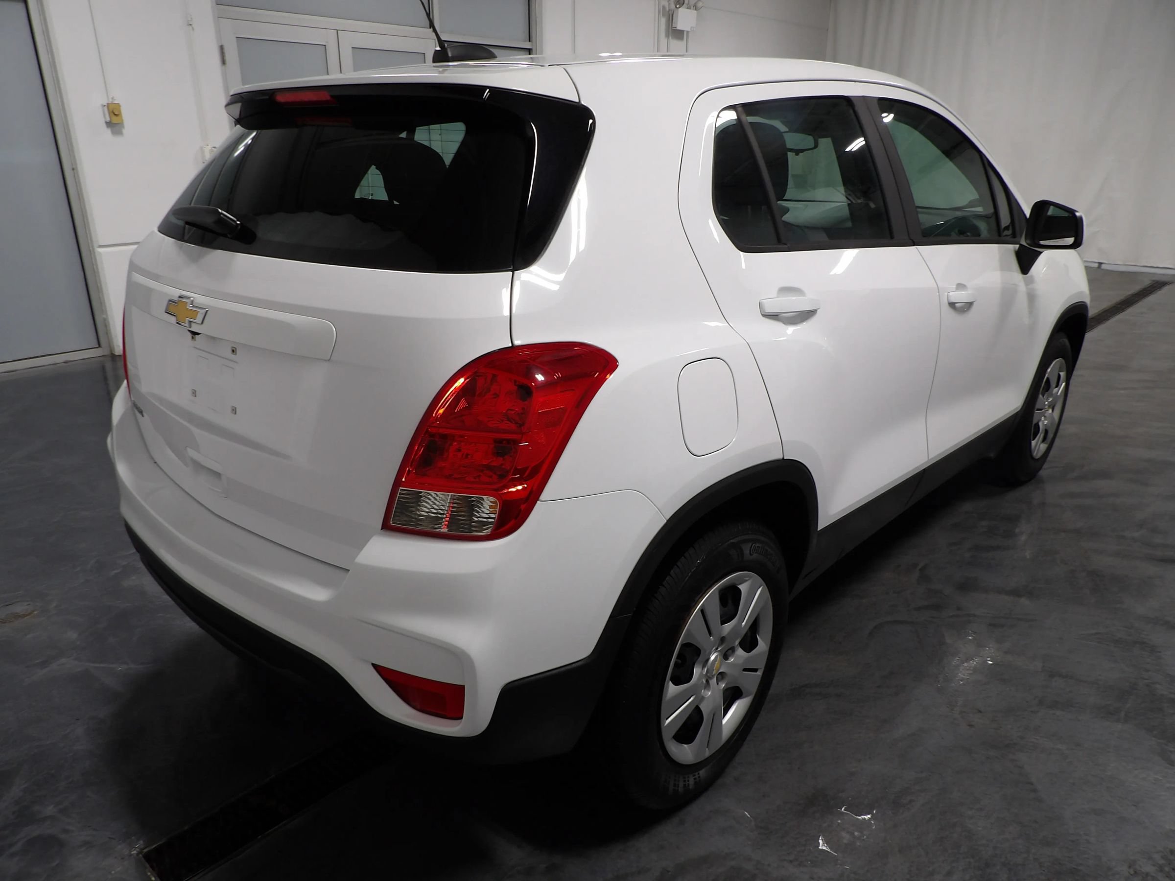 Used 2018 Chevrolet Trax LS FWD image 4