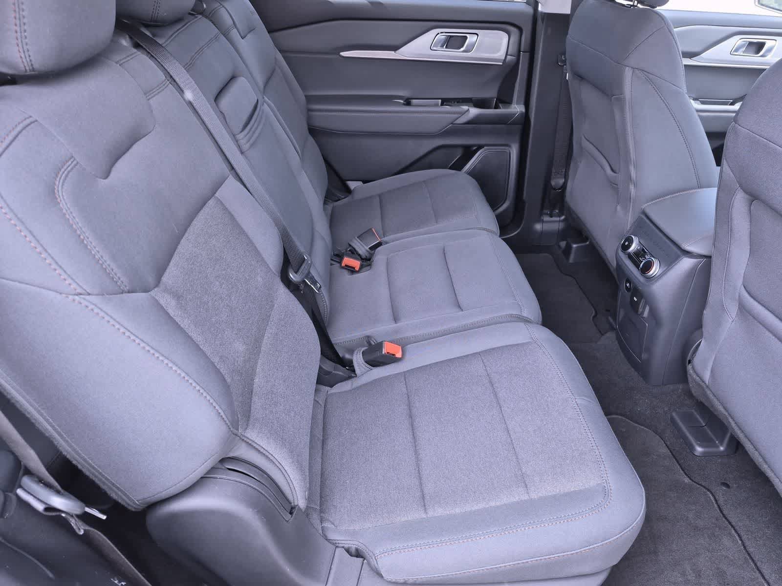 Certified 2025 Ford Explorer Active AWD/4WD image 20