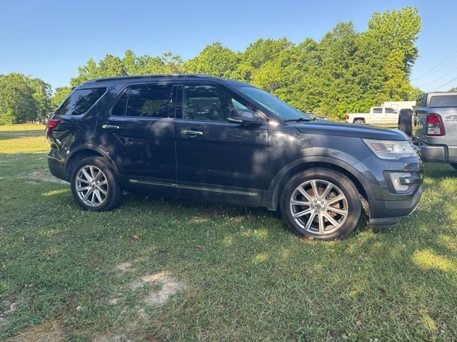 Used 2017 Ford Explorer Limited image 4