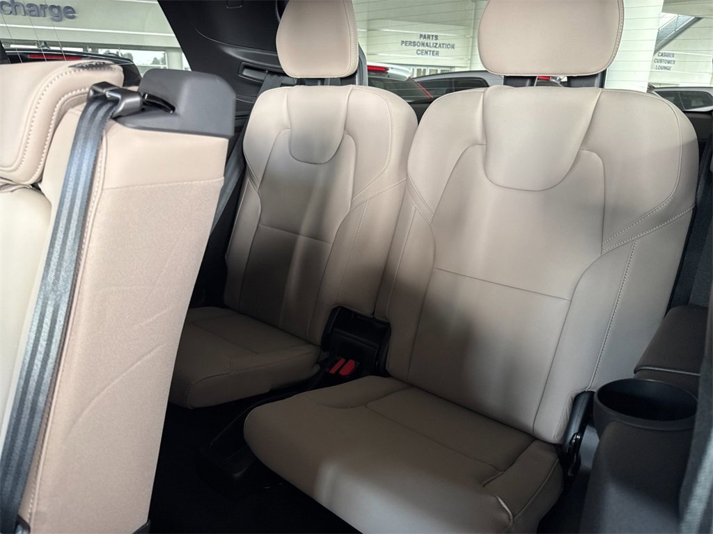 New 2026 Volvo XC90 B6 Plus image 14