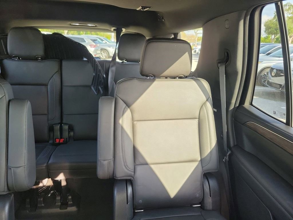 Used 2022 Chevrolet Tahoe Z71 w/ Luxury Package image 6