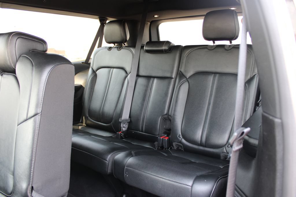 Used 2024 Jeep Wagoneer L Series II w/ Flexible Seating Group AWD/4WD image 28