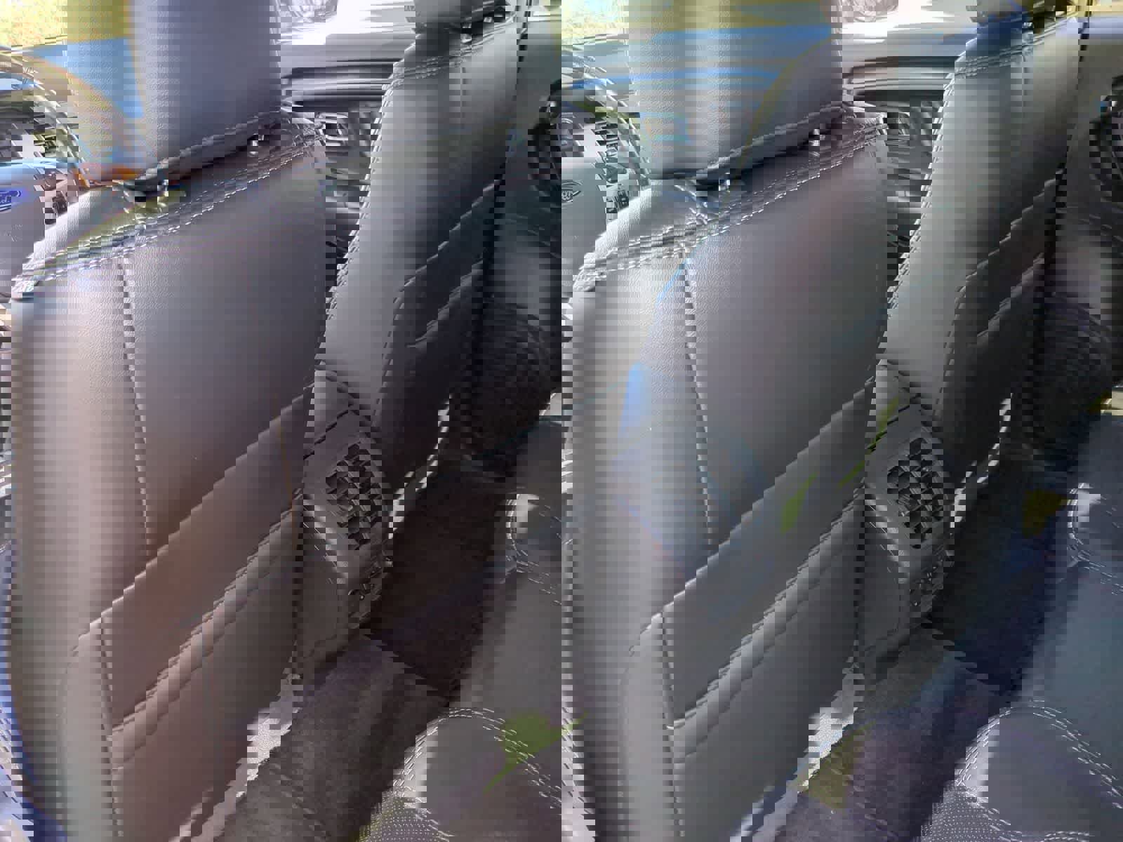 Used 2015 Ford Taurus SHO w/ Technology Package image 18