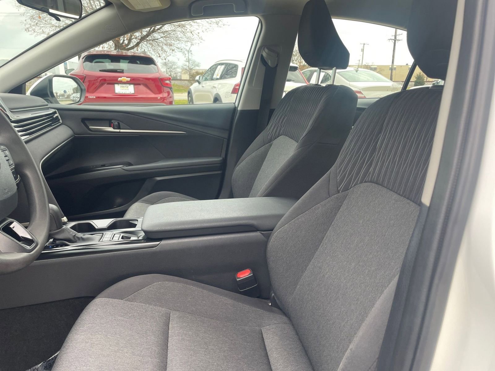 Used 2025 Toyota Camry LE image 27