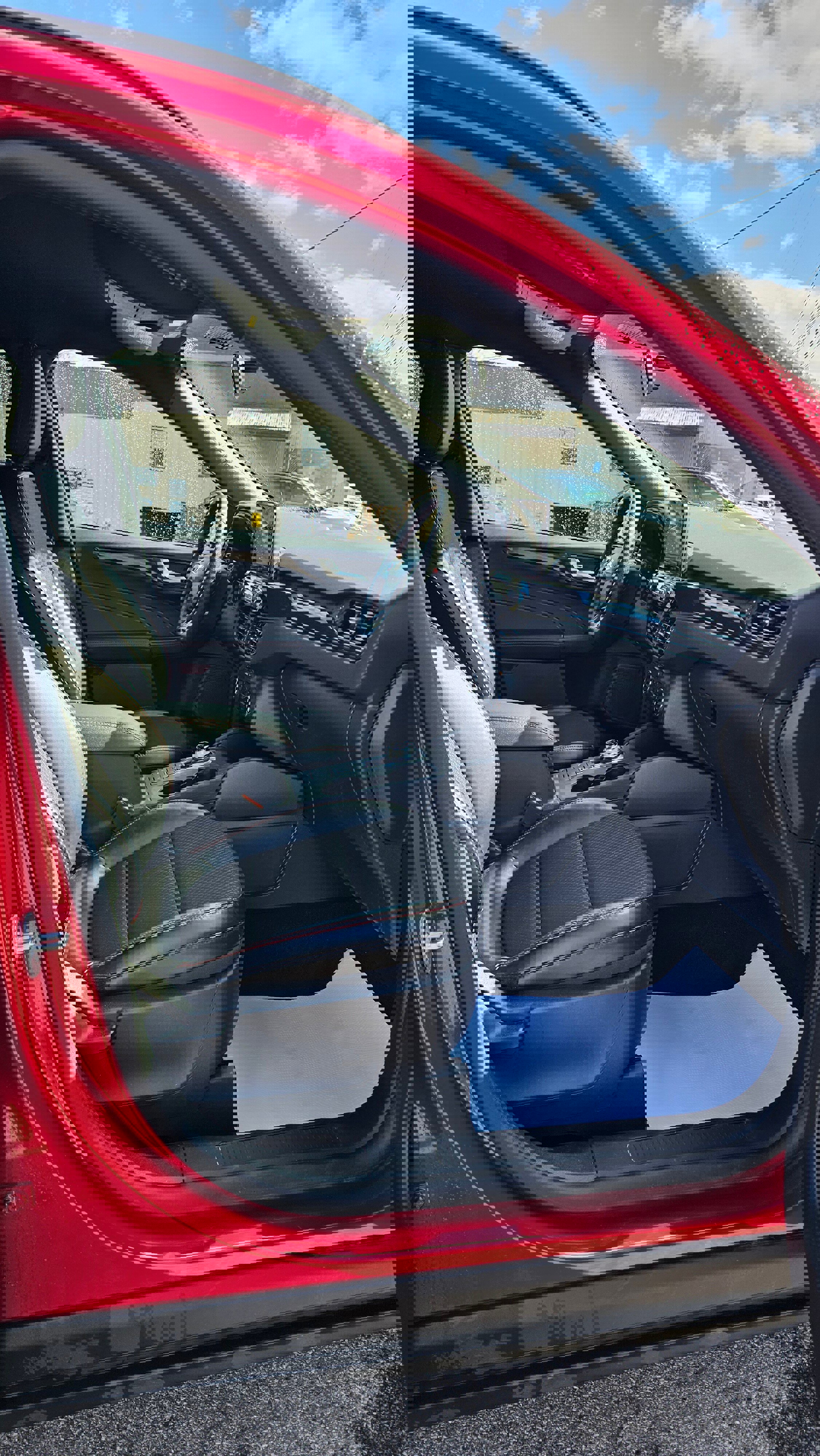 Used 2025 Ford Escape ST-Line image 6