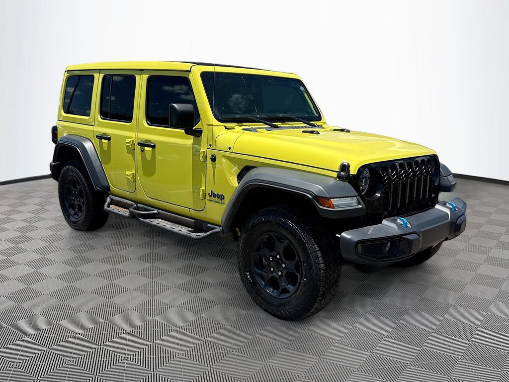 Used 2023 Jeep Wrangler Unlimited w/ Sun & Screen Package AWD/4WD image 4