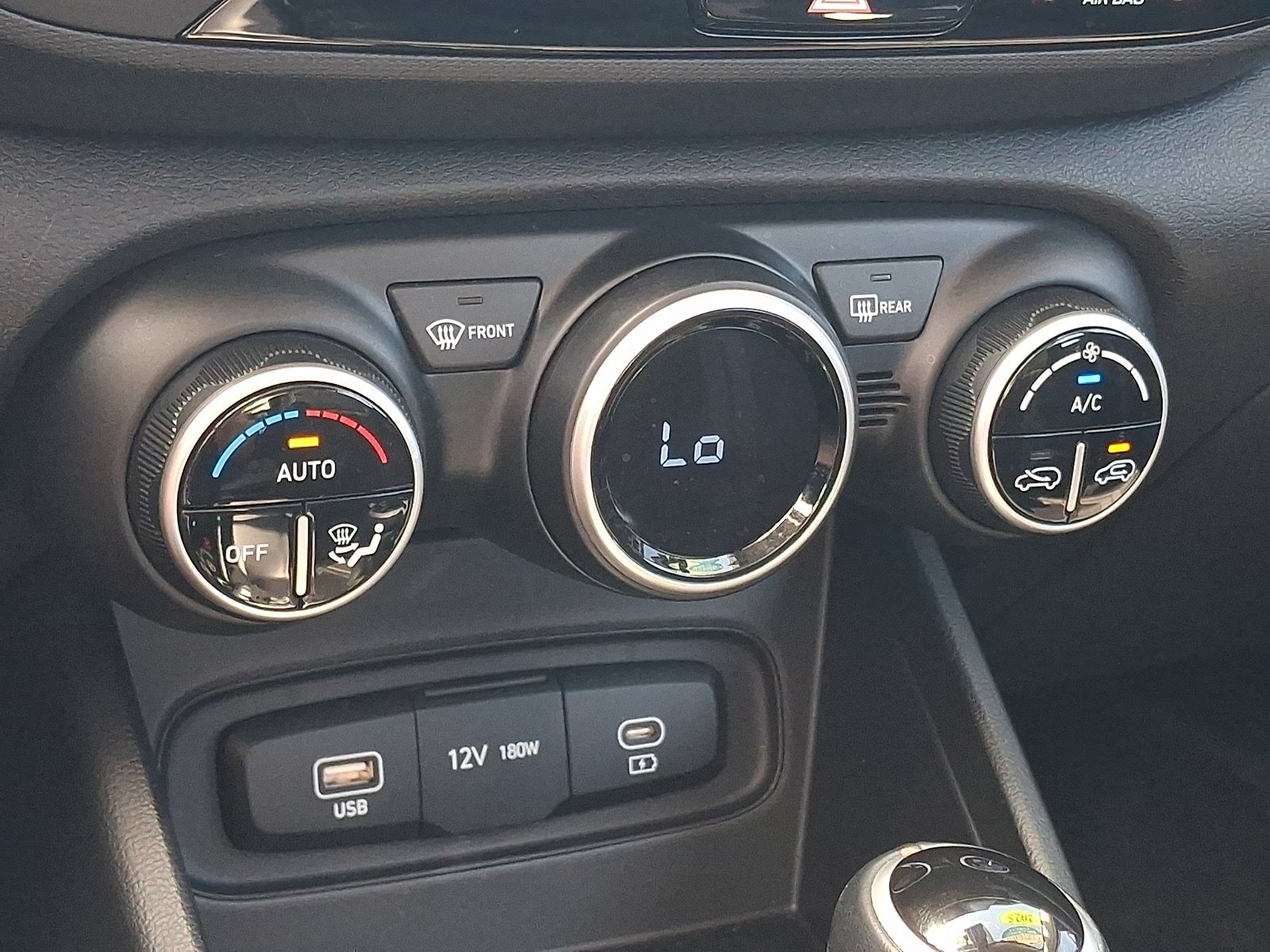 Certified 2025 Hyundai Venue SEL FWD image 17