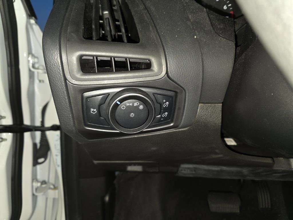 Used 2016 Ford Focus SE w/ Reverse Sensing Package image 13