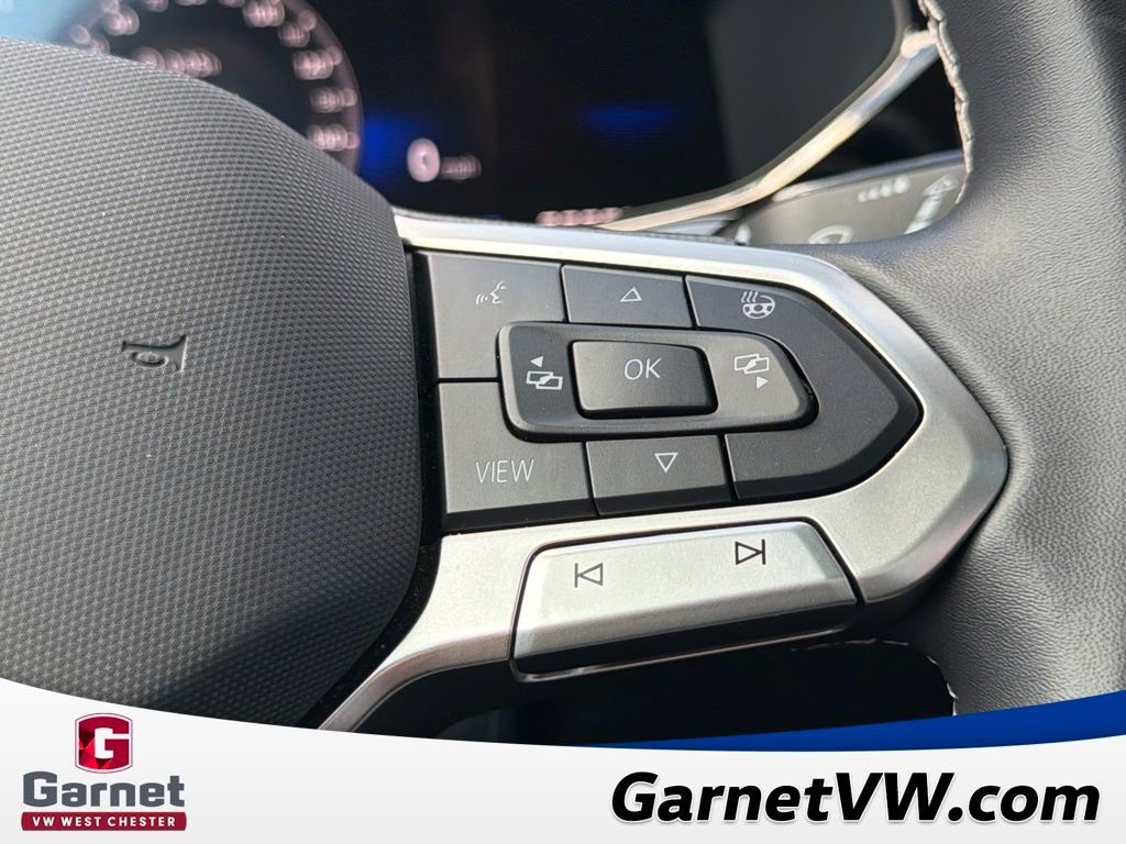 Certified 2024 Volkswagen Taos SE image 33