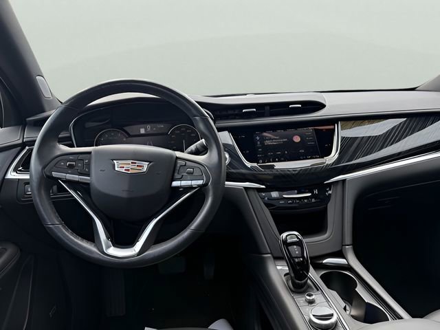 Used 2024 Cadillac XT6 Premium Luxury image 16